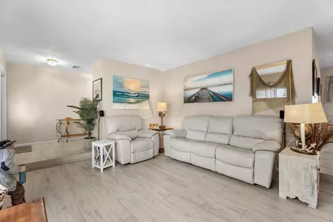 Living - 5206 18th Ave E, Bradenton, FL 34208 photo 2 of 3