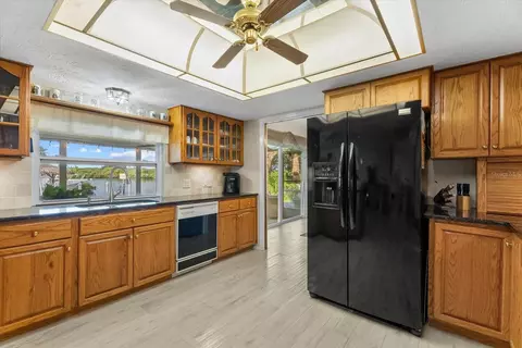 Kitchen - 5206 18th Ave E, Bradenton, FL 34208 photo 2 of 3