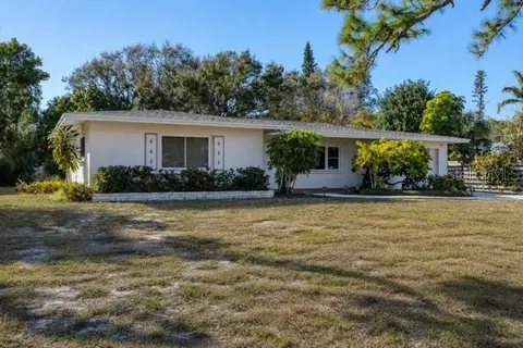 5201 Stevens Dr, Sarasota, FL 34234