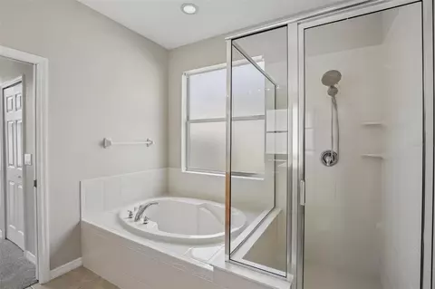 Bath - 11418 56th Street Cir E, Parrish, FL 34219 photo 3 of 4