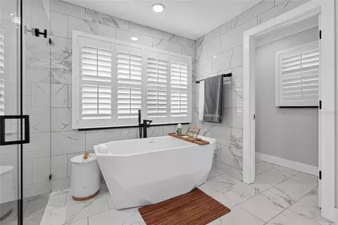 Bath - 13622 11th Ter E, Bradenton, FL 34212 photo 2 of 9