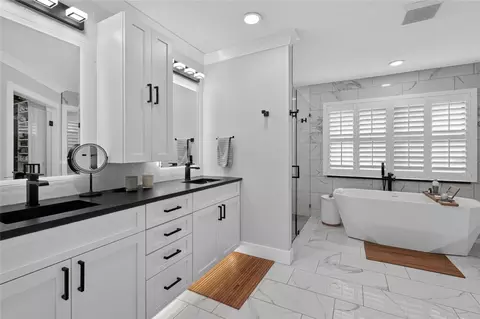 Bath - 13622 11th Ter E, Bradenton, FL 34212 photo 1 of 9
