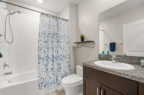Bath - 9823 Lemon Drop Loop, Ruskin, FL 33573 photo 1 of 5