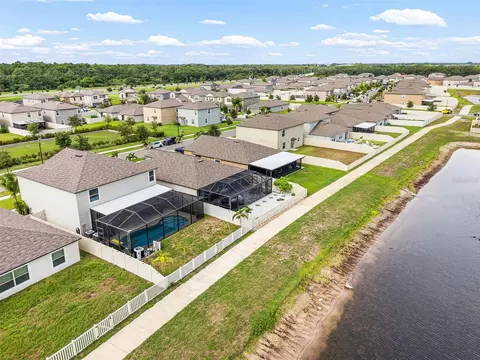 View/Area - 9823 Lemon Drop Loop, Ruskin, FL 33573 photo 2 of 9