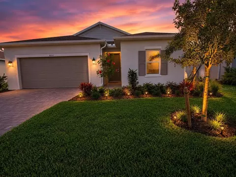 8212 Saint Kitts Cir, Englewood, FL 34224