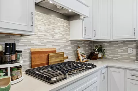 Kitchen - 9410 Shorebird Ct, Parrish, FL 34219 photo 7 of 8