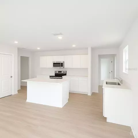 Kitchen - 13205 Sassafras Trl, Parrish, FL 34219 photo 1 of 2