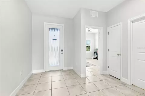 Entry Way - 9916 Daybreak Gln, Parrish, FL 34219 photo 1 of 2