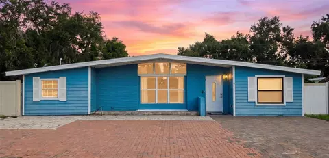 3609 Schwalbe Dr, Sarasota, FL 34235