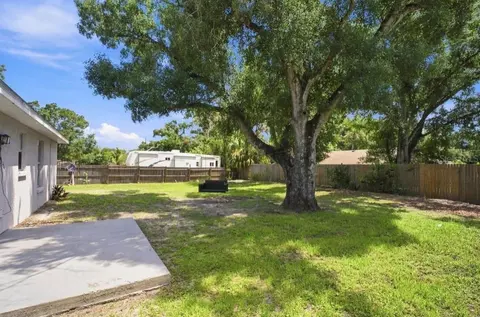 Exterior - 5717 E 11th St E, Bradenton, FL 34203 photo 3 of 8
