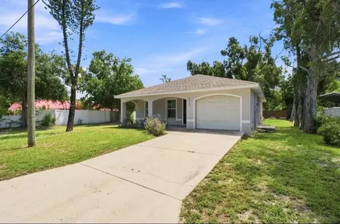 Exterior - 5717 E 11th St E, Bradenton, FL 34203 photo 2 of 8