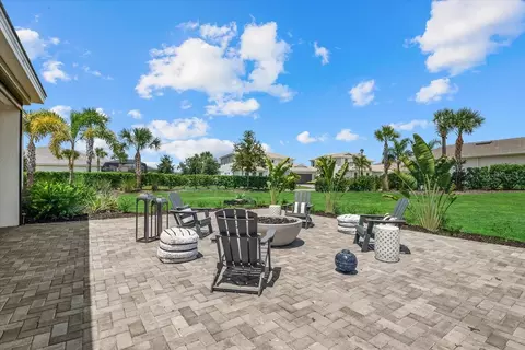 Exterior - 8129 Nevis Run, Bradenton, FL 34202 photo 11 of 17
