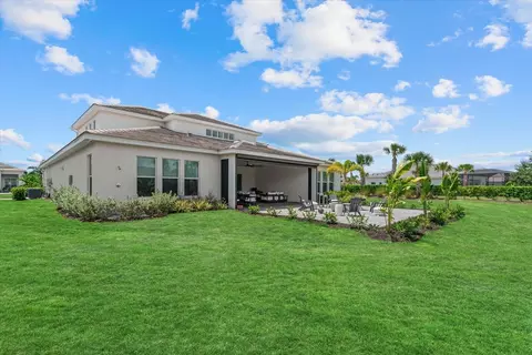 Exterior - 8129 Nevis Run, Bradenton, FL 34202 photo 4 of 17