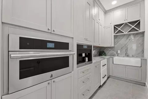 Kitchen - 8129 Nevis Run, Bradenton, FL 34202 photo 9 of 10