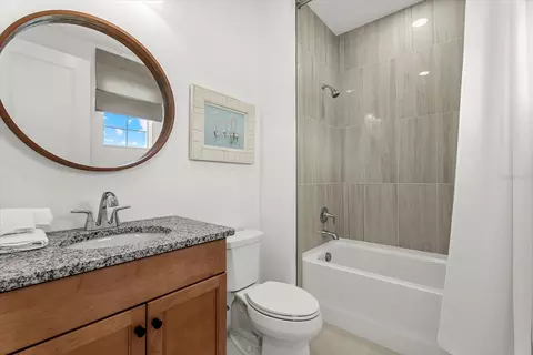 Bath - 8129 Nevis Run, Bradenton, FL 34202 photo 6 of 8