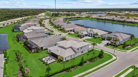 View/Area - 8129 Nevis Run, Bradenton, FL 34202 photo 3 of 25