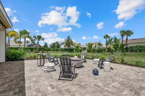 Exterior - 8129 Nevis Run, Bradenton, FL 34202 photo 6 of 17