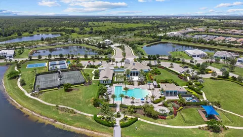 View/Area - 8129 Nevis Run, Bradenton, FL 34202 photo 21 of 25