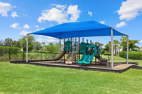 View/Area - 8129 Nevis Run, Bradenton, FL 34202 photo 18 of 25