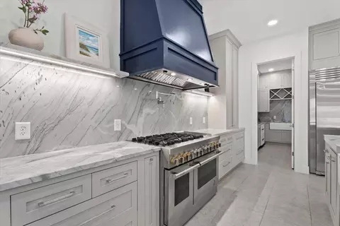 Kitchen - 8129 Nevis Run, Bradenton, FL 34202 photo 7 of 10