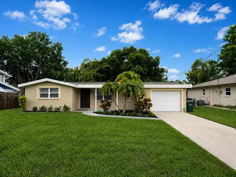 4200 Winthrop St, Sarasota, FL 34232