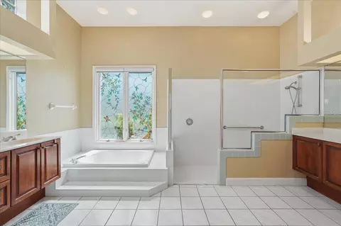 Bath - 5221 88th St E, Bradenton, FL 34211 photo 3 of 8
