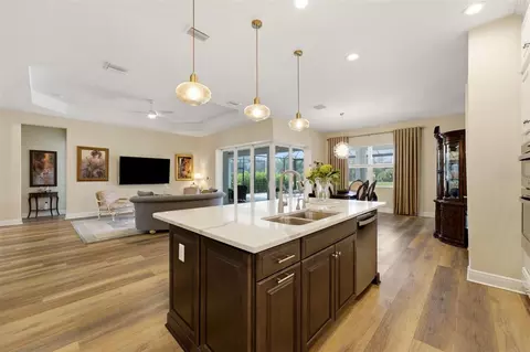 Kitchen - 14319 Skipping Stone Loop, Parrish, FL 34219 photo 5 of 7