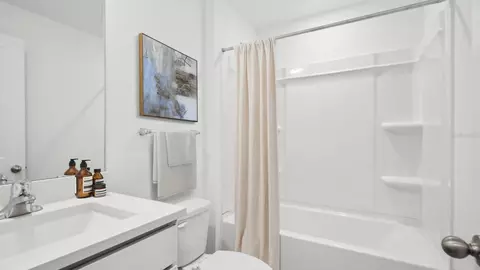 Bath - 1134 Bourbon Ave, Parrish, FL 34219 photo 2 of 2
