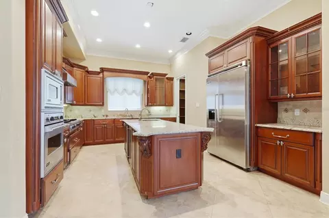Kitchen - 1304 Jumana Loop, Apollo Beach, FL 33572 photo 1 of 2