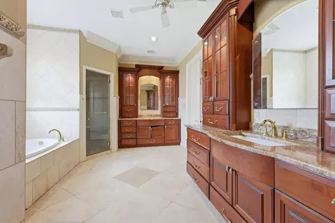 Bath - 1304 Jumana Loop, Apollo Beach, FL 33572 photo 6 of 8