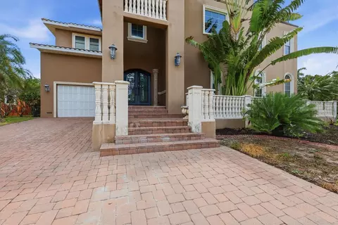 Exterior - 1304 Jumana Loop, Apollo Beach, FL 33572 photo 3 of 7