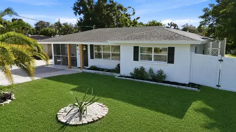 6103 Carlton Ave, Sarasota, FL 34231