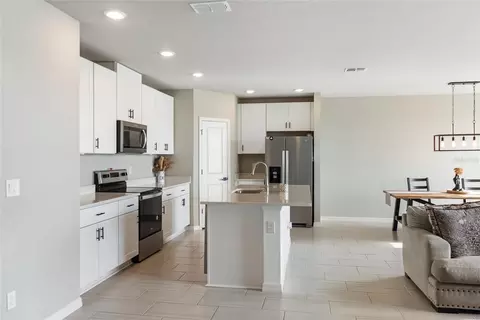 Kitchen - 7124 Amelia River Dr, Parrish, FL 34219 photo 1 of 3