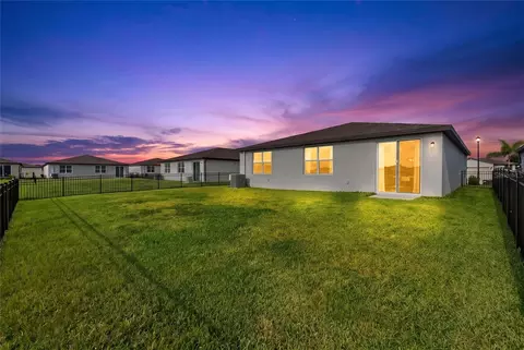 Exterior - 7124 Amelia River Dr, Parrish, FL 34219 photo 8 of 11
