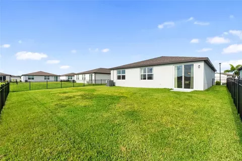 Exterior - 7124 Amelia River Dr, Parrish, FL 34219 photo 5 of 11