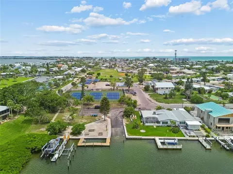 View/Area - 403 63rd St, Holmes Beach, FL 34217 photo 3 of 26