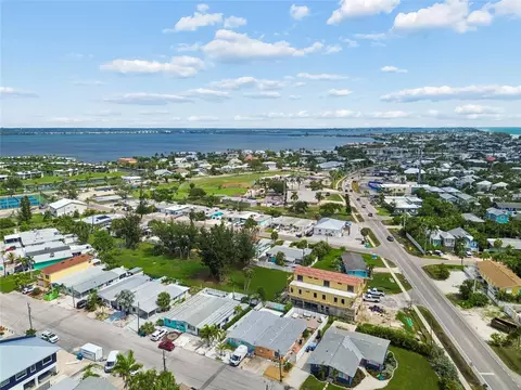 View/Area - 403 63rd St, Holmes Beach, FL 34217 photo 17 of 26