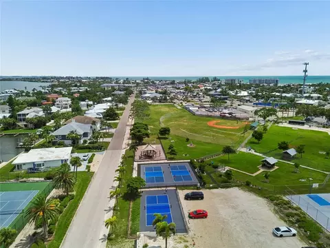 View/Area - 403 63rd St, Holmes Beach, FL 34217 photo 7 of 26