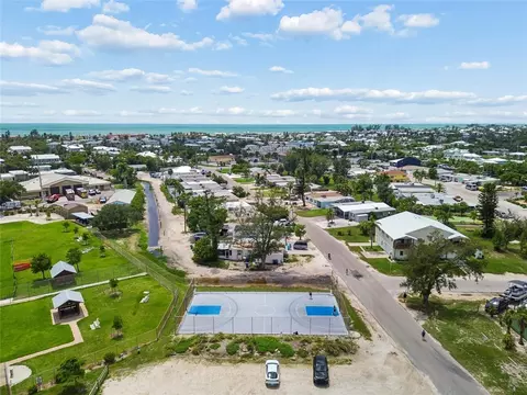 View/Area - 403 63rd St, Holmes Beach, FL 34217 photo 8 of 26