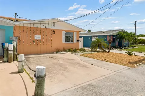 Exterior - 403 63rd St, Holmes Beach, FL 34217 photo 2 of 20