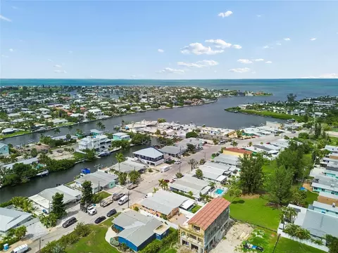 View/Area - 403 63rd St, Holmes Beach, FL 34217 photo 23 of 26