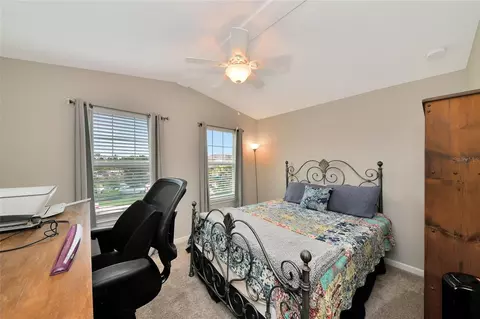 Bedroom - 12455 Trailhead Dr, Bradenton, FL 34211 photo 4 of 10