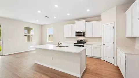 Kitchen - 2032 Vandalia Pl, Parrish, FL 34219 photo 1 of 3