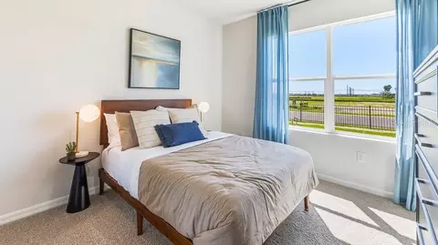 Bedroom - 2027 Vandalia Pl, Parrish, FL 34219 photo 3 of 4