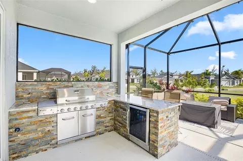 Kitchen - 4316 Sea Marsh Pl, Parrish, FL 34219 photo 5 of 5