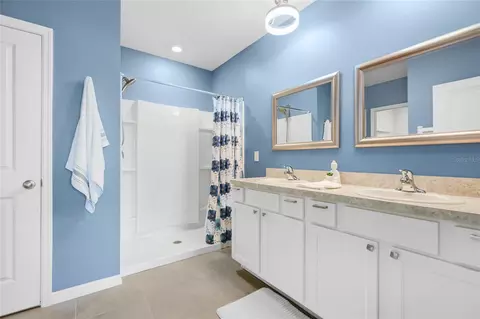 Bath - 2721 Greenleaf Ter, Parrish, FL 34219 photo 1 of 2