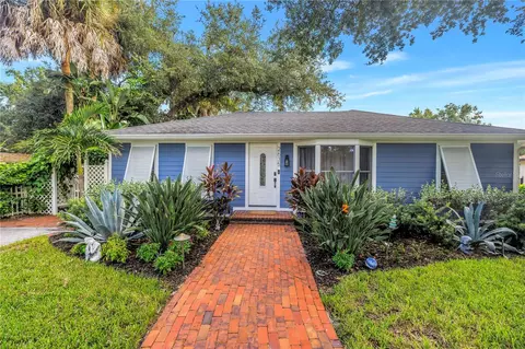 2635 Hyde Park St, Sarasota, FL 34239
