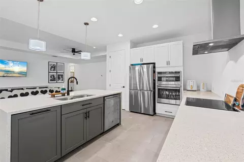 Kitchen - 1024 Fernleaf Run, Bradenton, FL 34212 photo 3 of 7