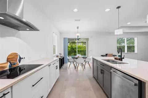 Kitchen - 1024 Fernleaf Run, Bradenton, FL 34212 photo 7 of 7