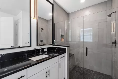 Bath - 1024 Fernleaf Run, Bradenton, FL 34212 photo 3 of 5